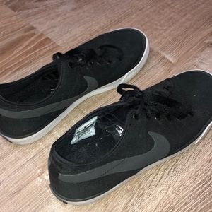 Nike low tops